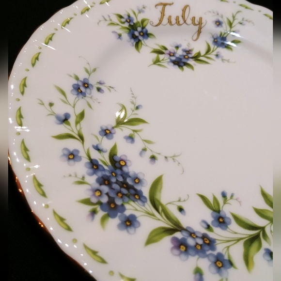 Royal Albert "forget me not series" fine china - Picture 3 of 7